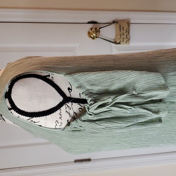 Nordstrom Cold Shoulder blouse - Picture 6 of 12